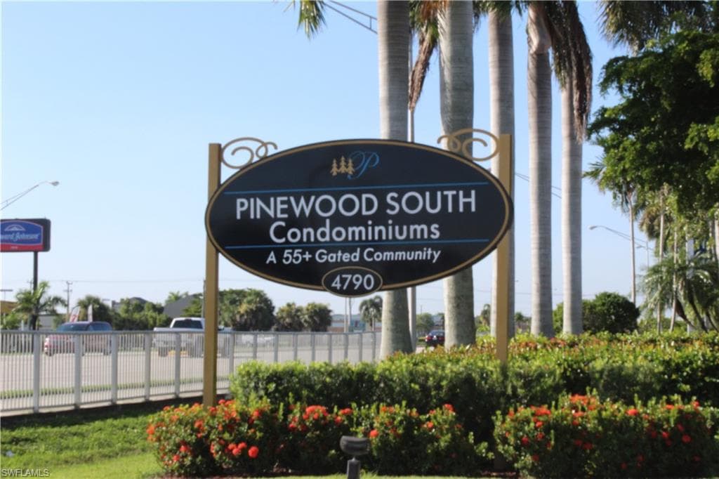 4790 S Cleveland AVE 2005 FORT MYERS, FL 33907