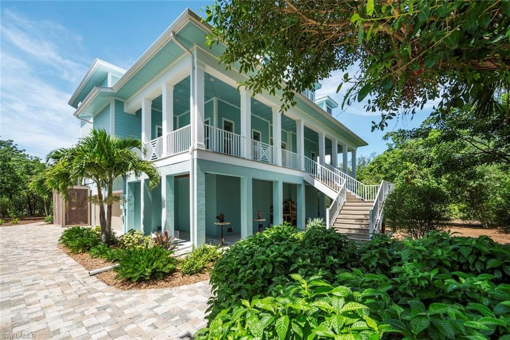 2475 Tropical Way CT SANIBEL, FL 33957