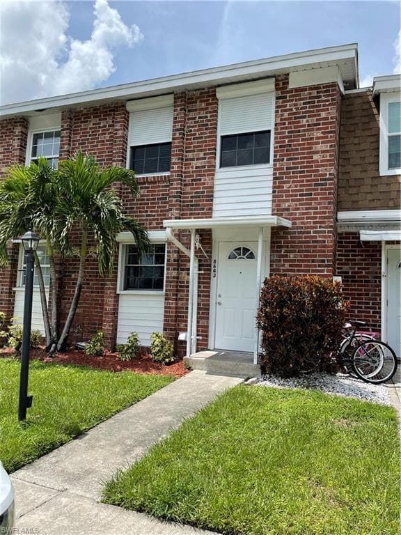 864 Courtington LN 10  J FORT MYERS, FL 33919