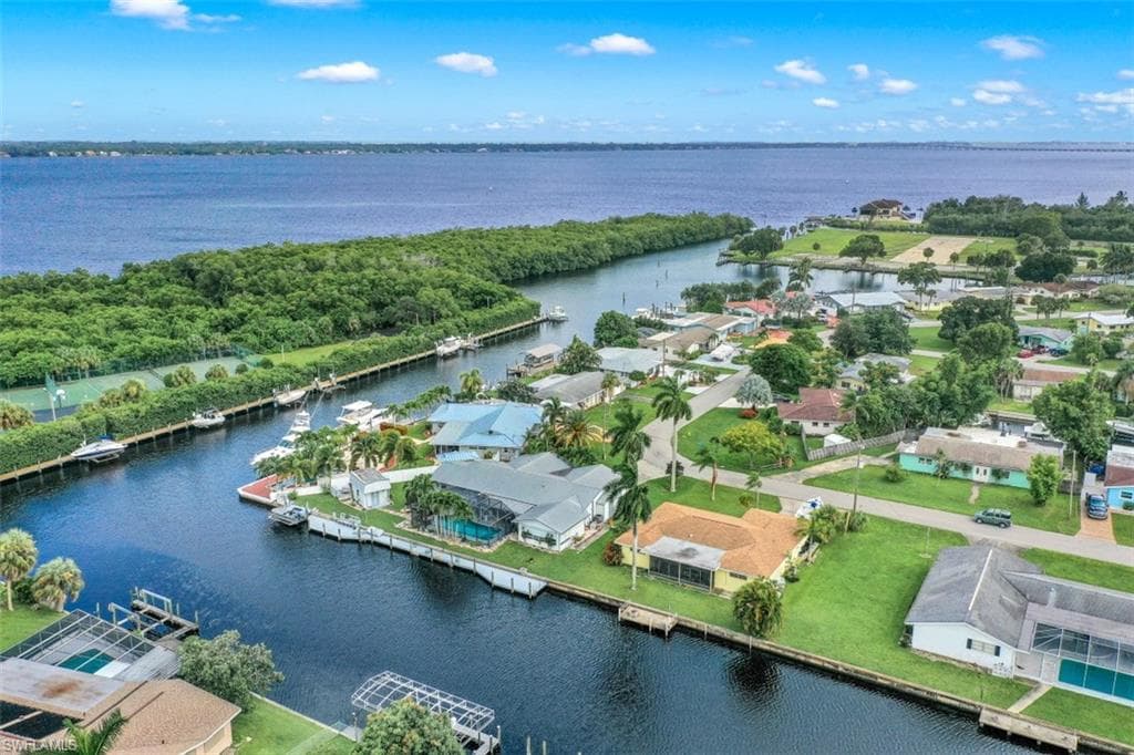 4370 Harbour TER NORTH FORT MYERS, FL 33903