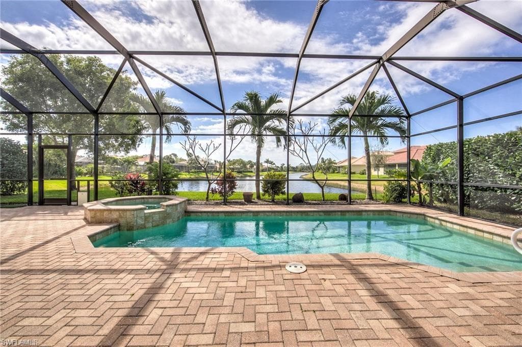446 Saddlebrook LN NAPLES, FL 34110