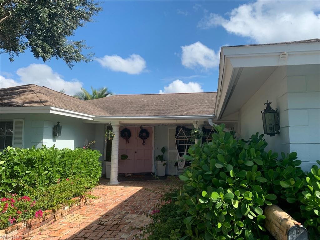 1499 3rd ST S NAPLES, FL 34102