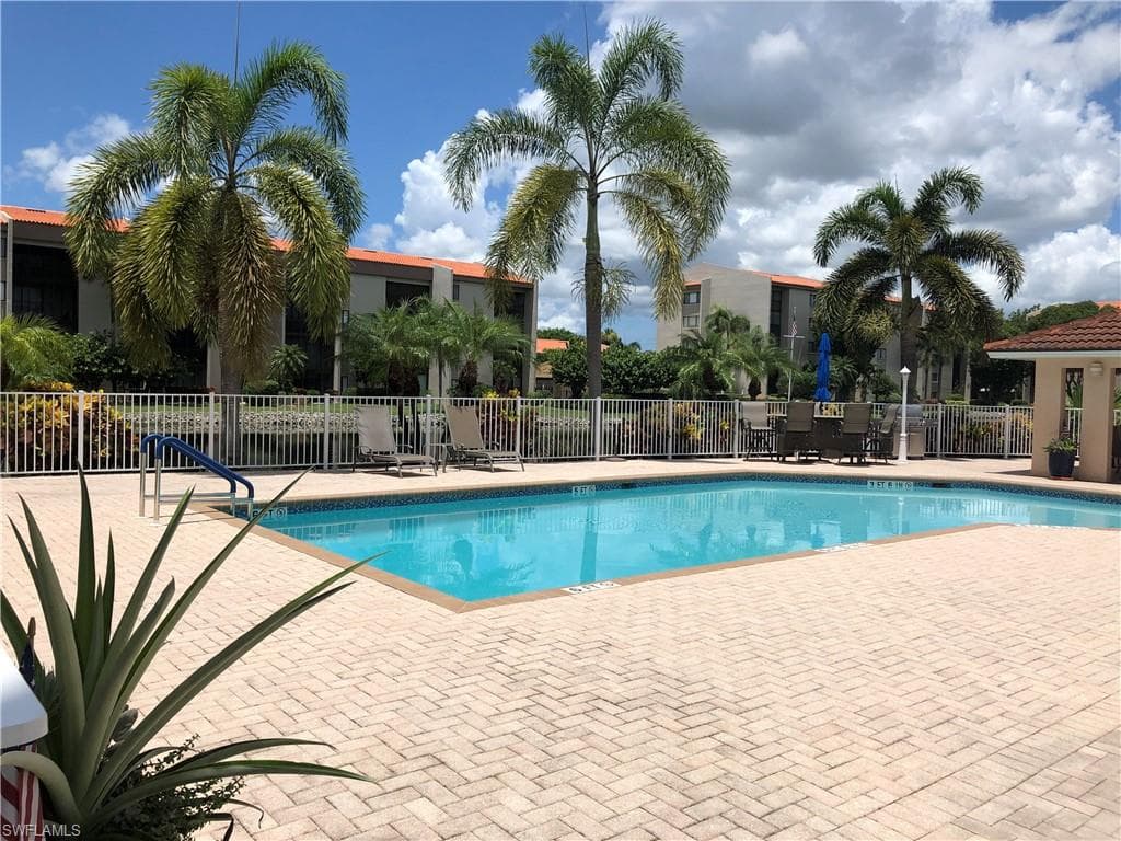 9901 Sunset Cove LN 213 FORT MYERS, FL 33919