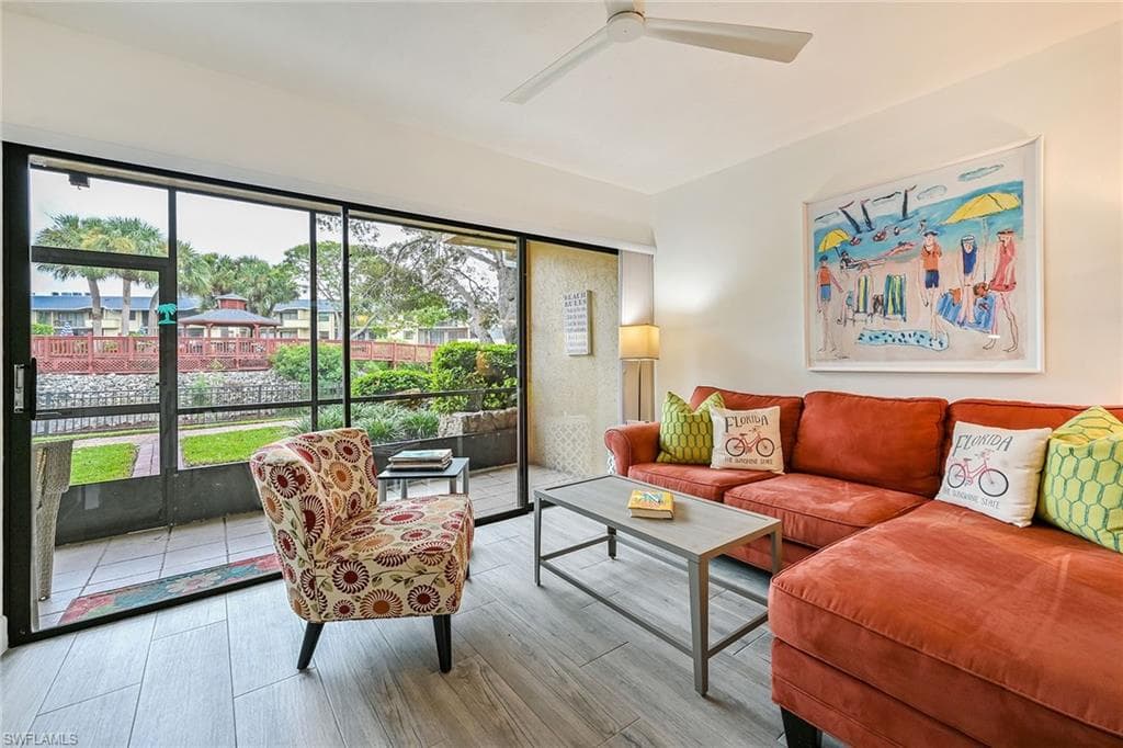 600 NEAPOLITAN WAY 113 NAPLES, FL 34103