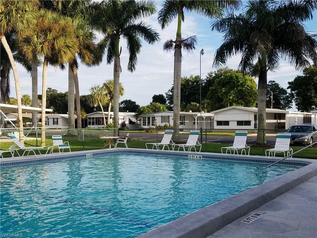 49 Amethyst AVE 49-A NAPLES, FL 34114