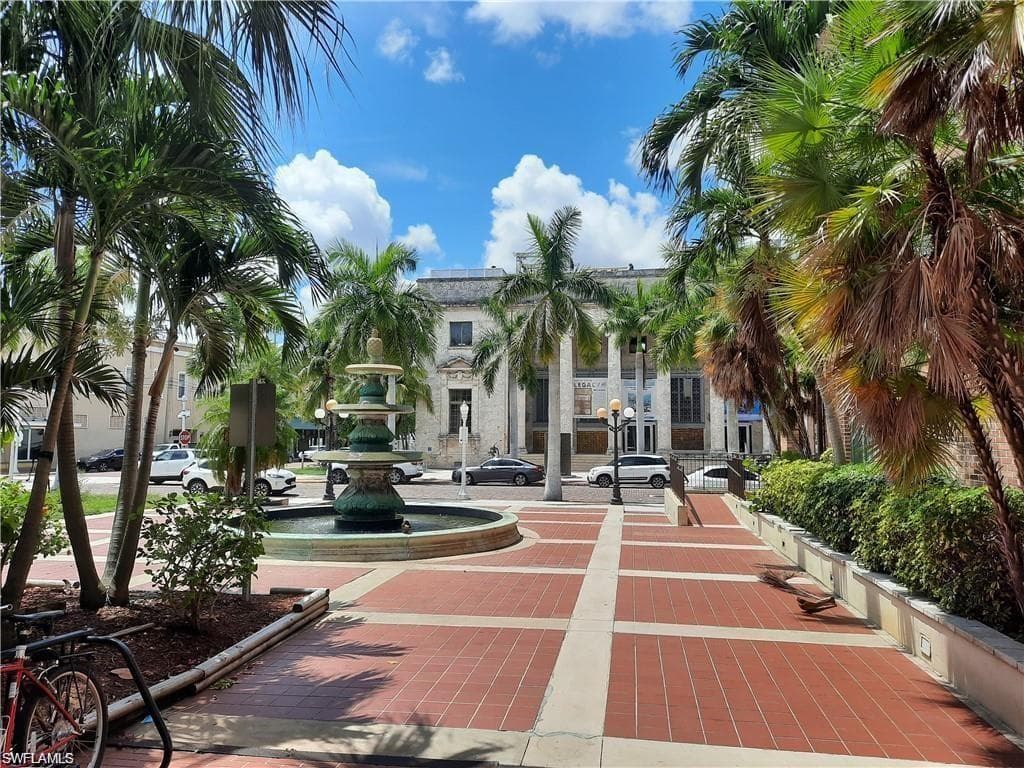 2310 1st ST 404 FORT MYERS, FL 33901