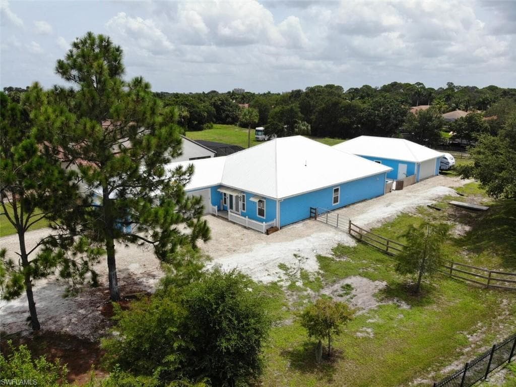 1600 Pangola DR NORTH FORT MYERS, FL 33903