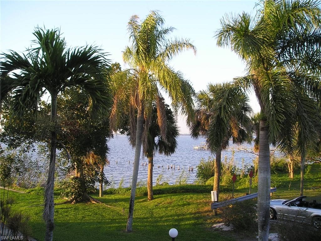 3225 E Riverside DR 25B FORT MYERS, FL 33916