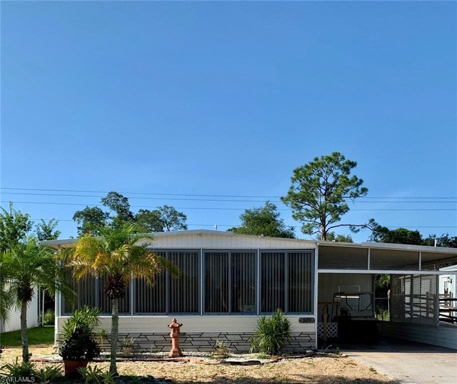 325 Shrub LN S NORTH FORT MYERS, FL 33917