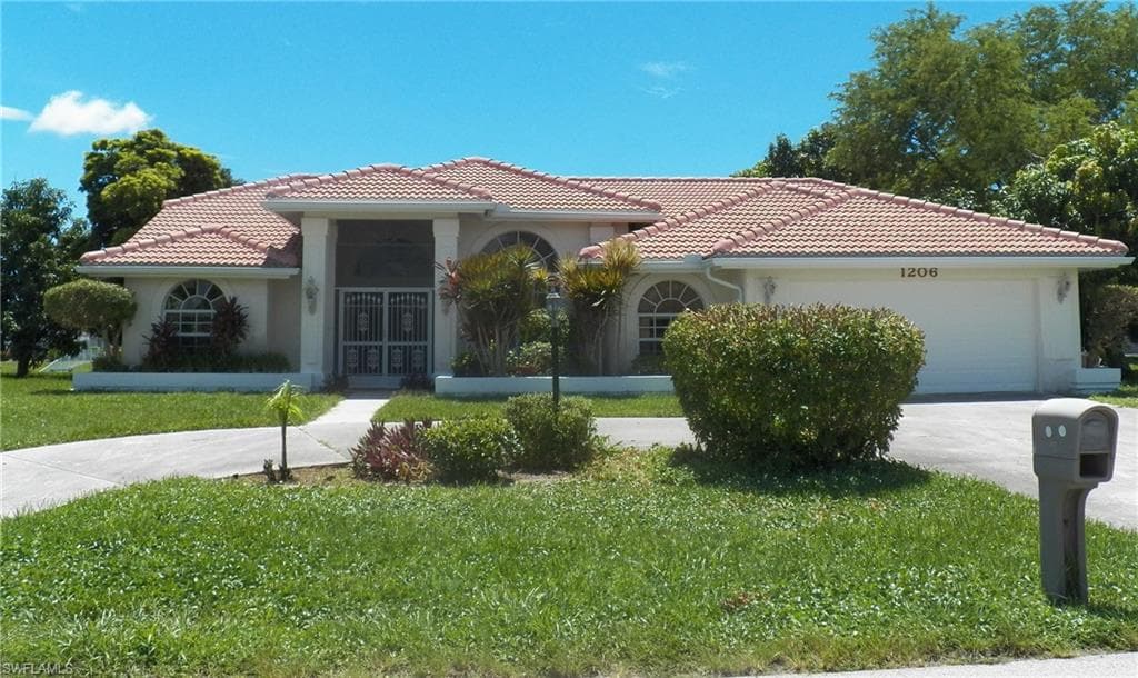 1206 SE 32nd ST CAPE CORAL, FL 33904