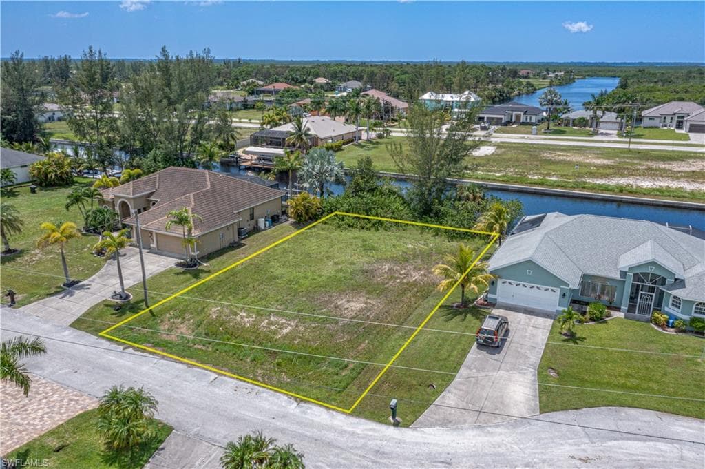 1812 NW 39th AVE CAPE CORAL, FL 33993