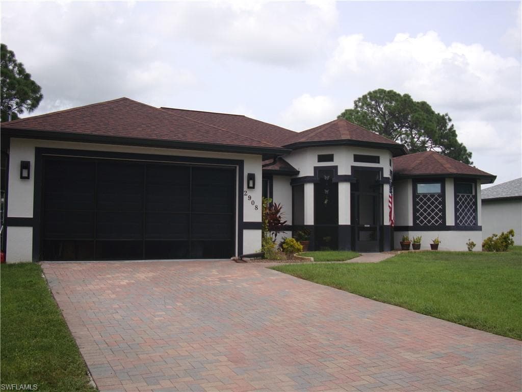 2908 8th ST W LEHIGH ACRES, FL 33971