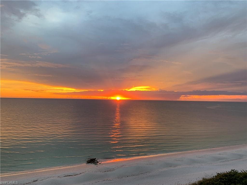 10 Seagate DR 6 North NAPLES, FL 34103