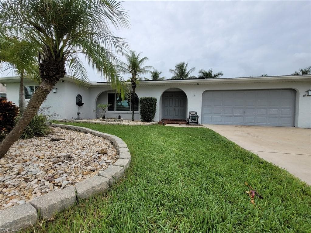 229 SE 29th TER CAPE CORAL, FL 33904