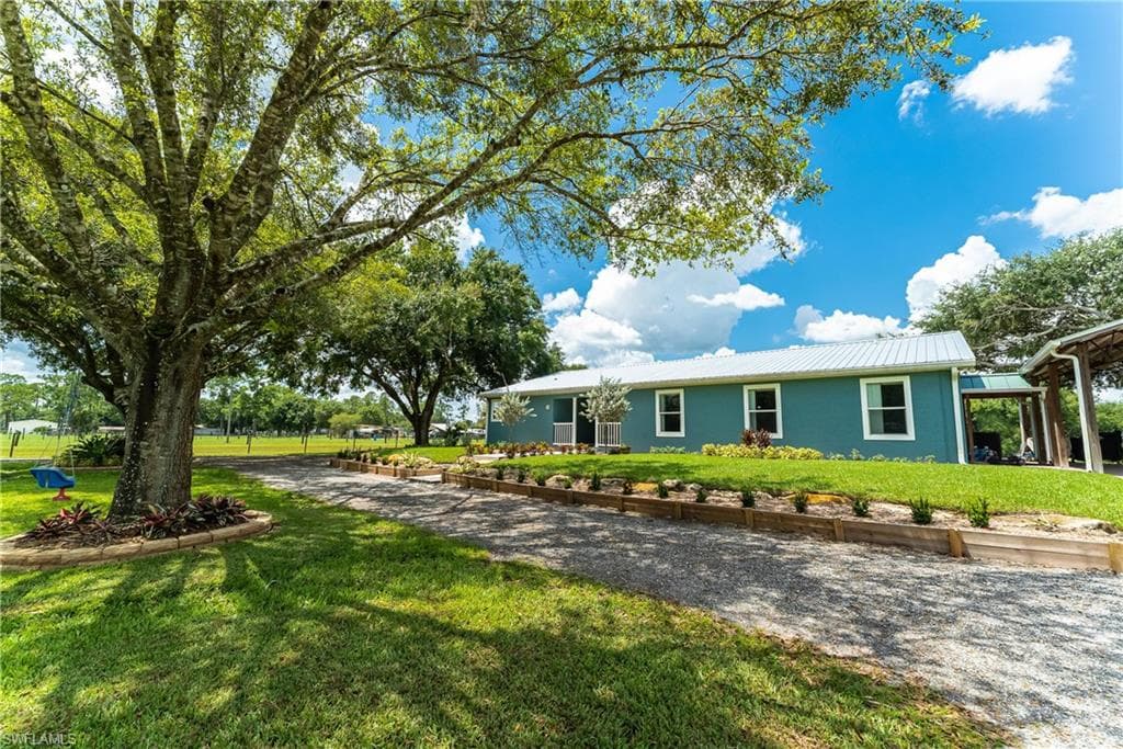 2100 Scott RD FORT DENAUD, FL 33935