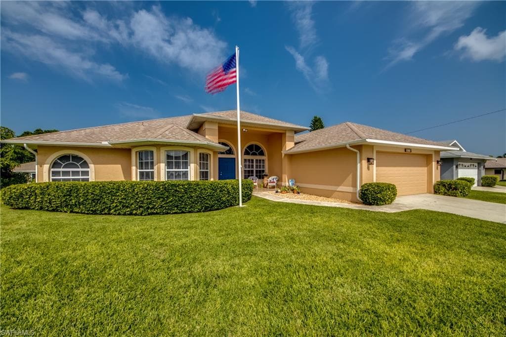 2212 SW 12th AVE CAPE CORAL, FL 33991