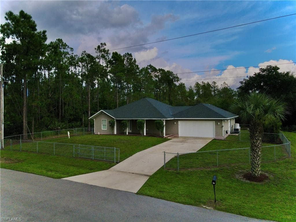 107 Oar CT LEHIGH ACRES, FL 33974