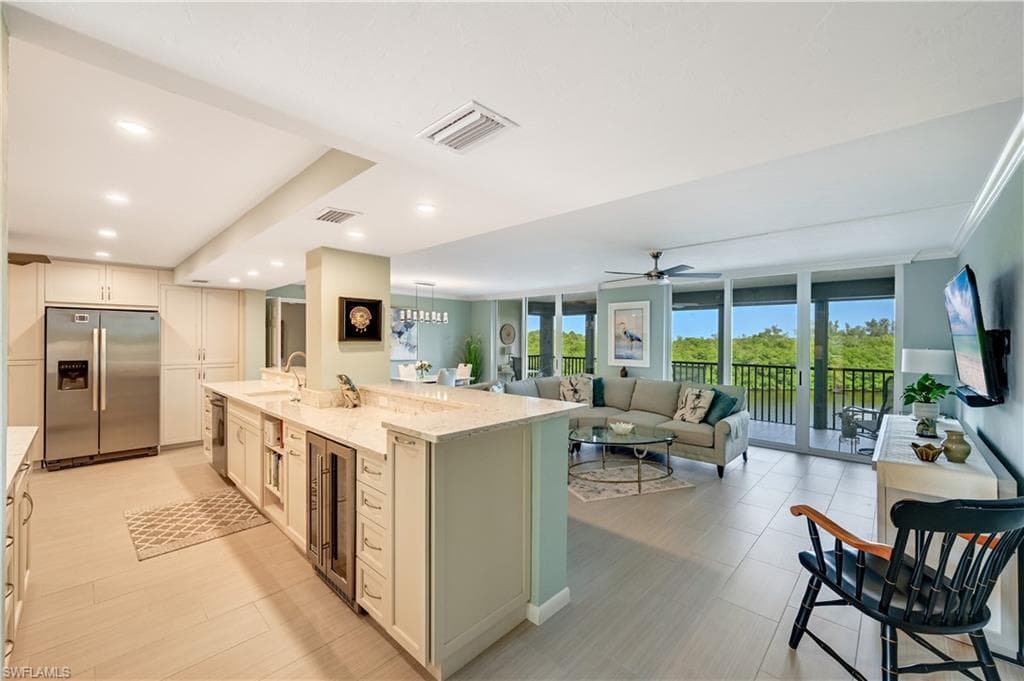15 Bluebill AVE 203 NAPLES, FL 34108