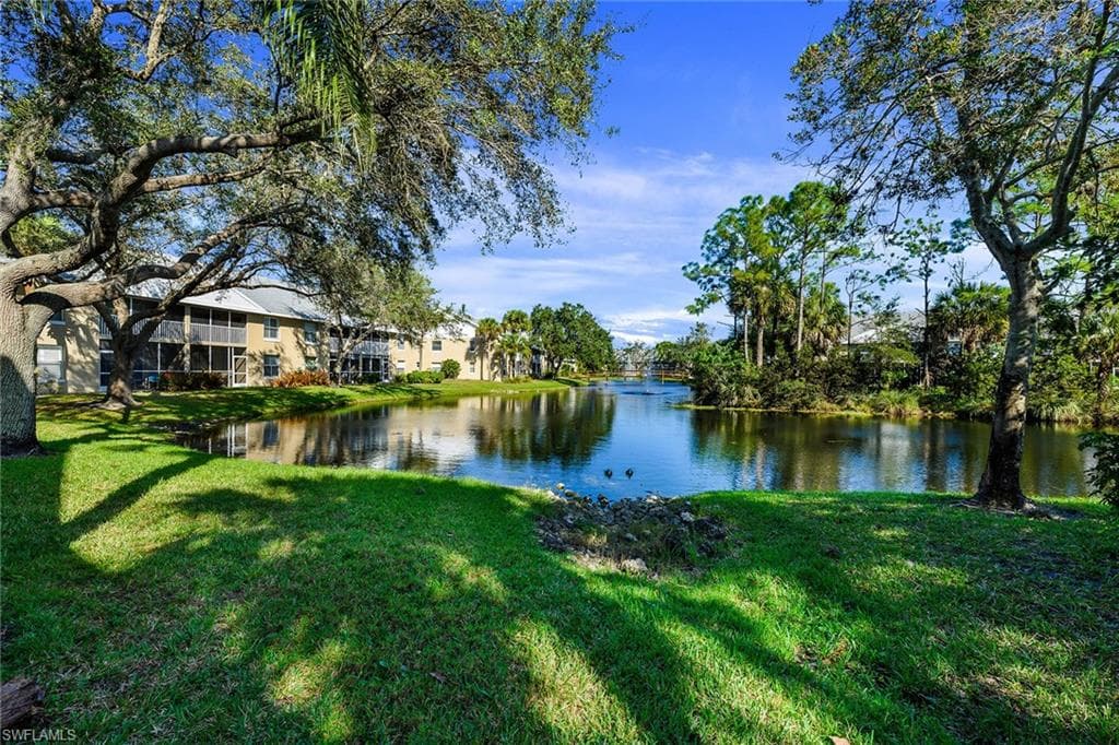 192 Pebble Shores DR 103 NAPLES, FL 34110