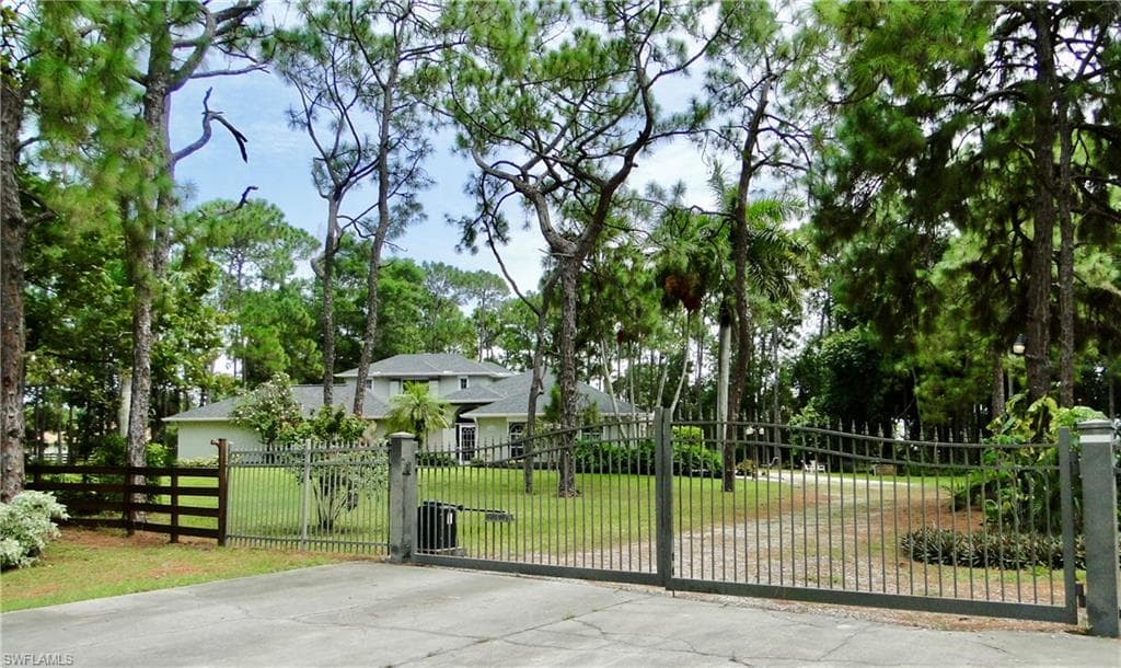 17040 Primavera CIR CAPE CORAL, FL 33909