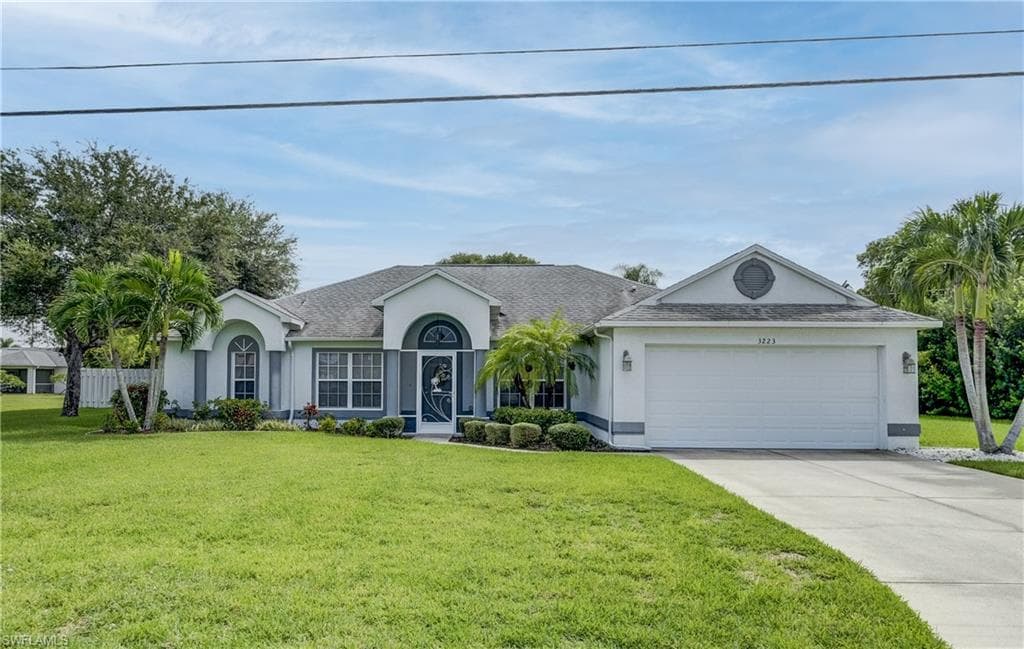 3223 SE Santa Barbara PL CAPE CORAL, FL 33904