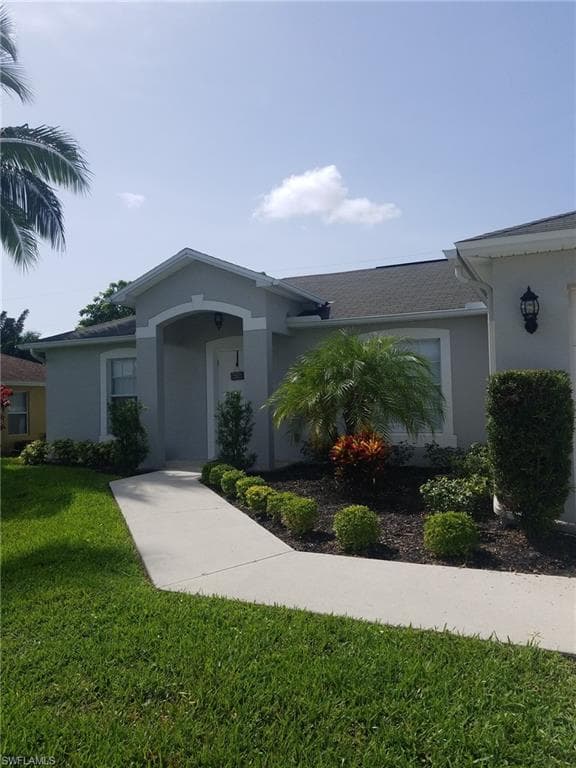 520 SW 27TH ST CAPE CORAL, FL 33914