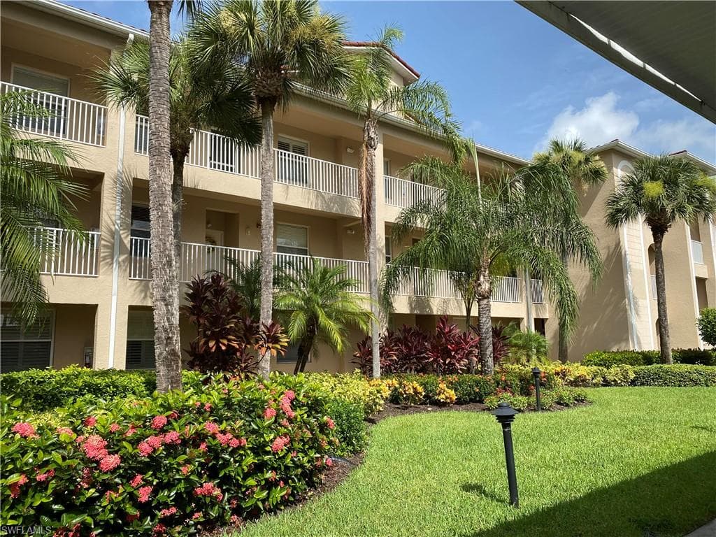 2730 Cypress Trace CIR 2822 NAPLES, FL 34119
