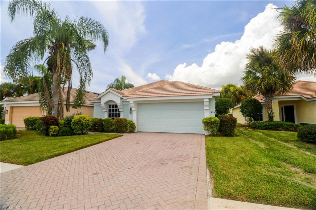 2495 Greendale PL CAPE CORAL, FL 33991