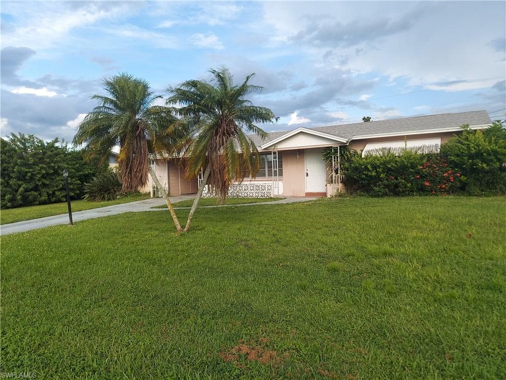 343 Hazelwood AVE S LEHIGH ACRES, FL 33936