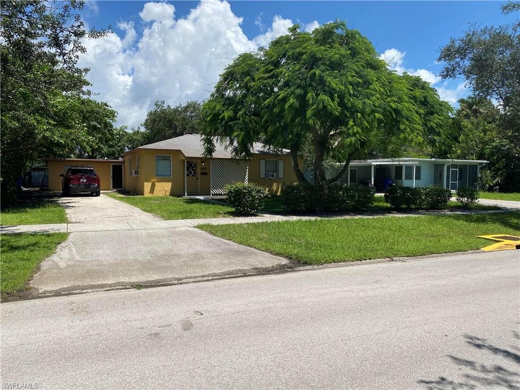 910 10th ST N NAPLES, FL 34102