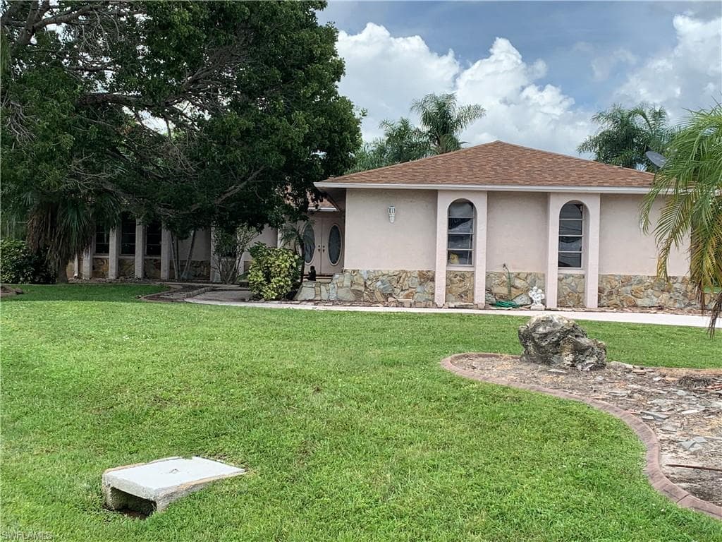 2609 SE 28th ST CAPE CORAL, FL 33904