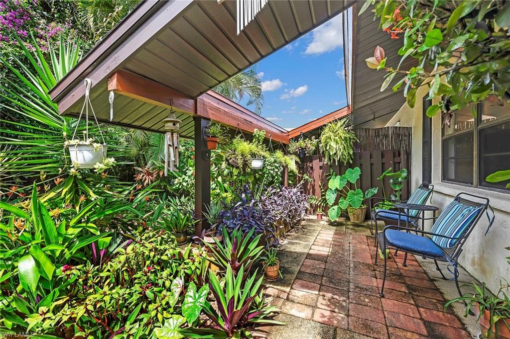 155 Round Key CIR D-11 NAPLES, FL 34112