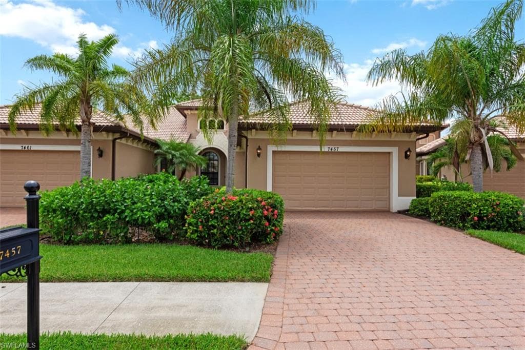 7457 Moorgate Point WAY NAPLES, FL 34113