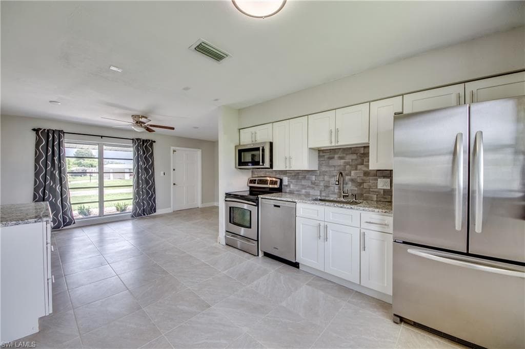 200 Oregon RD W LEHIGH ACRES, FL 33936