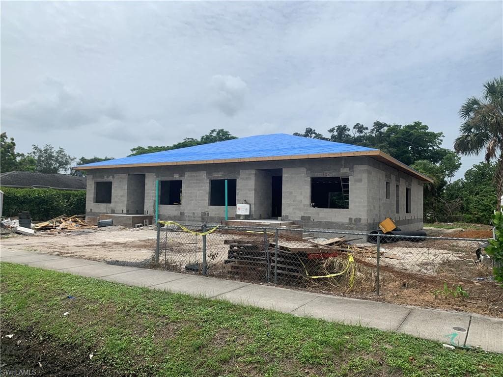 2364 Bayside ST NAPLES, FL 34112