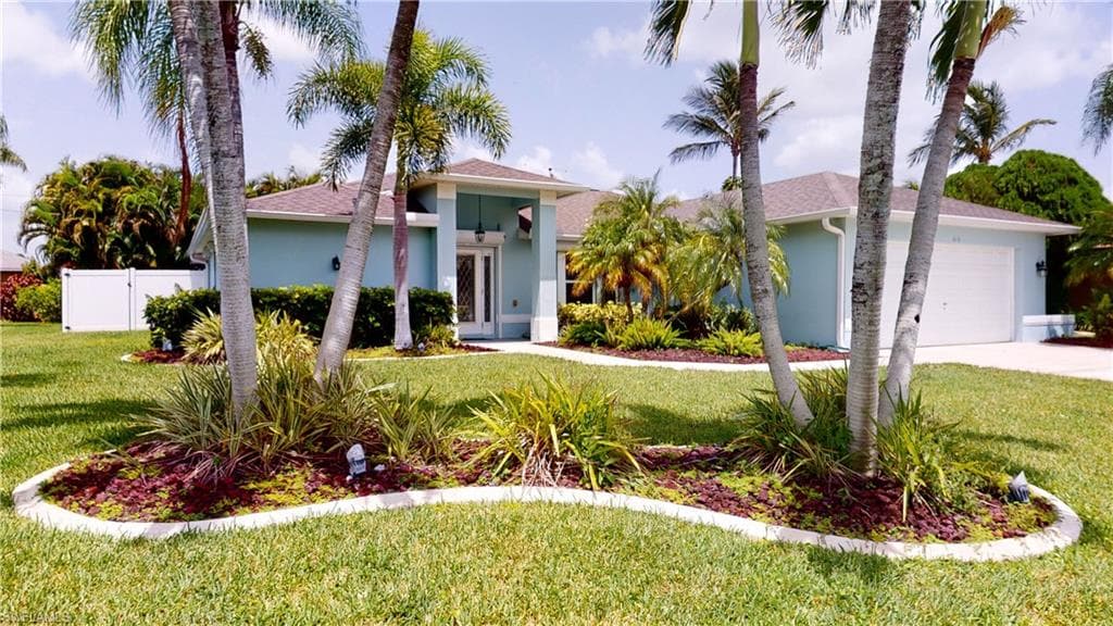 615 SE 31st TER CAPE CORAL, FL 33904
