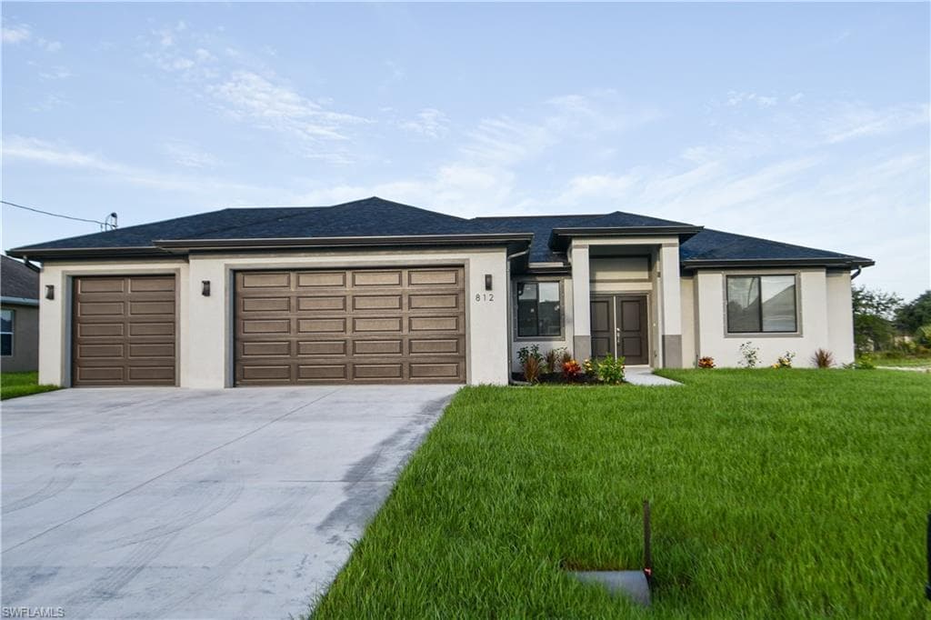 812 SW 8th PL CAPE CORAL, FL 33991
