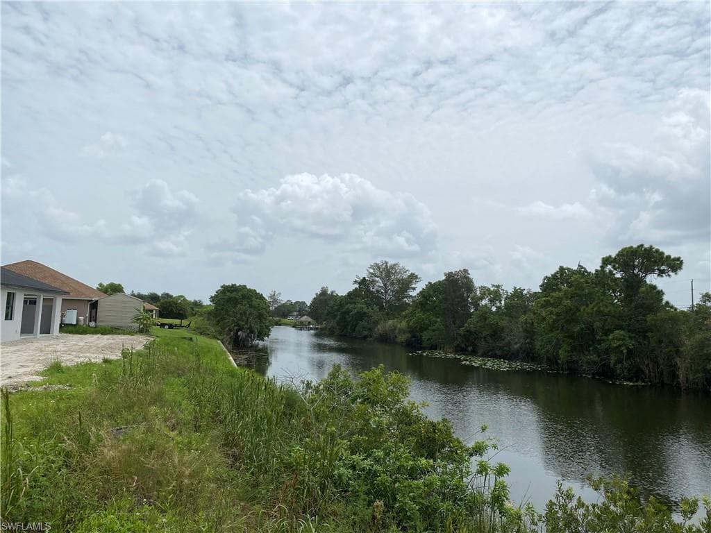 228 NE 6th ST CAPE CORAL, FL 33909