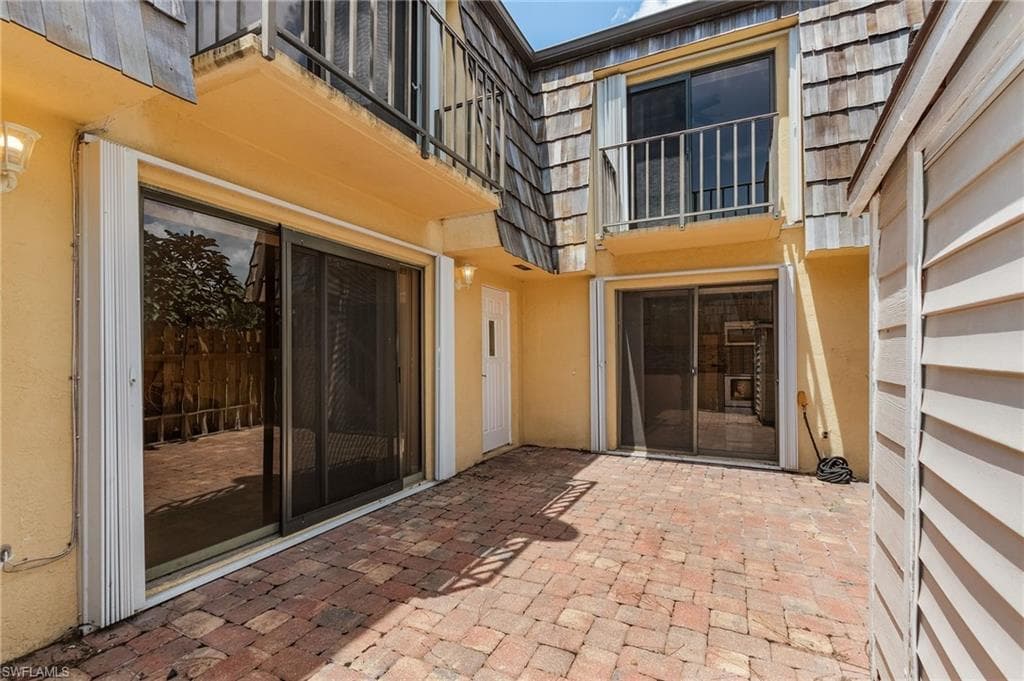 1525 Park Meadows DR 3 FORT MYERS, FL 33907