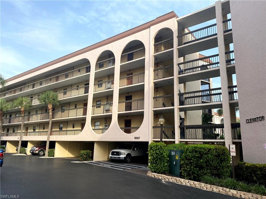 1007 Anglers CV J406 MARCO ISLAND, FL 34145