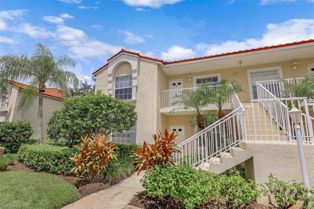 2915 Cypress Trace CIR 201 NAPLES, FL 34119