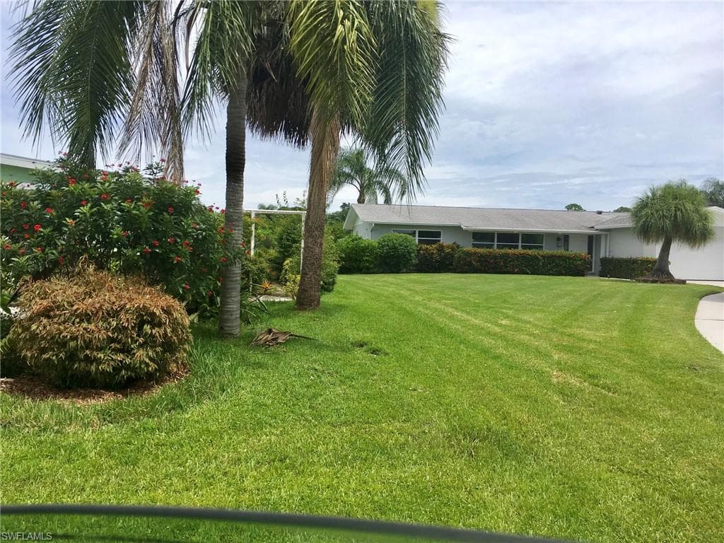 1737 Club House RD NORTH FORT MYERS, FL 33917