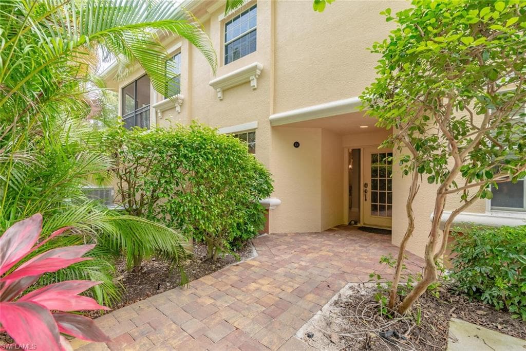 3995 Deer Crossing CT 101 NAPLES, FL 34114