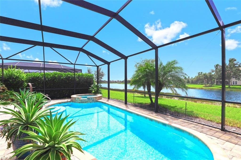 2983 Aviamar CIR NAPLES, FL 34114