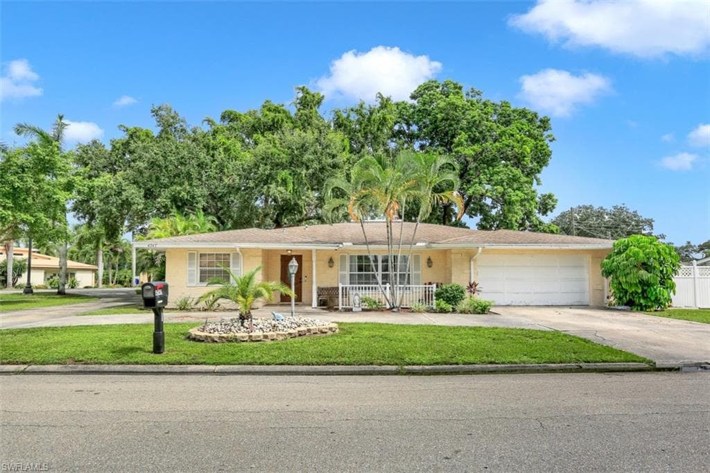4747 Mcgregor BLVD FORT MYERS, FL 33901