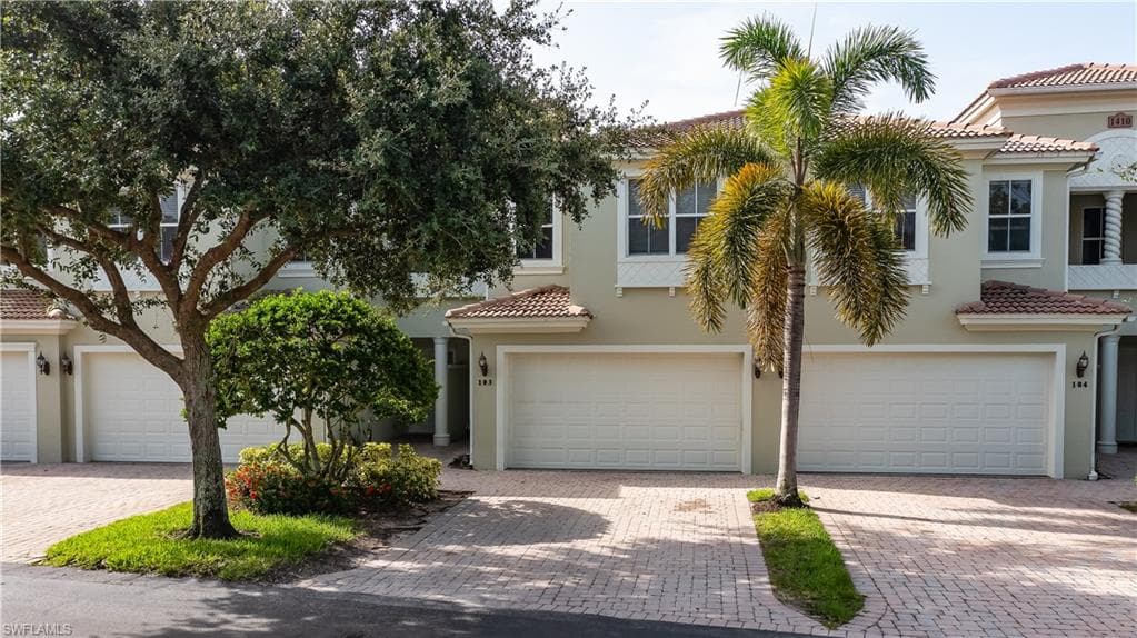 1410 Mariposa CIR 103 NAPLES, FL 34105