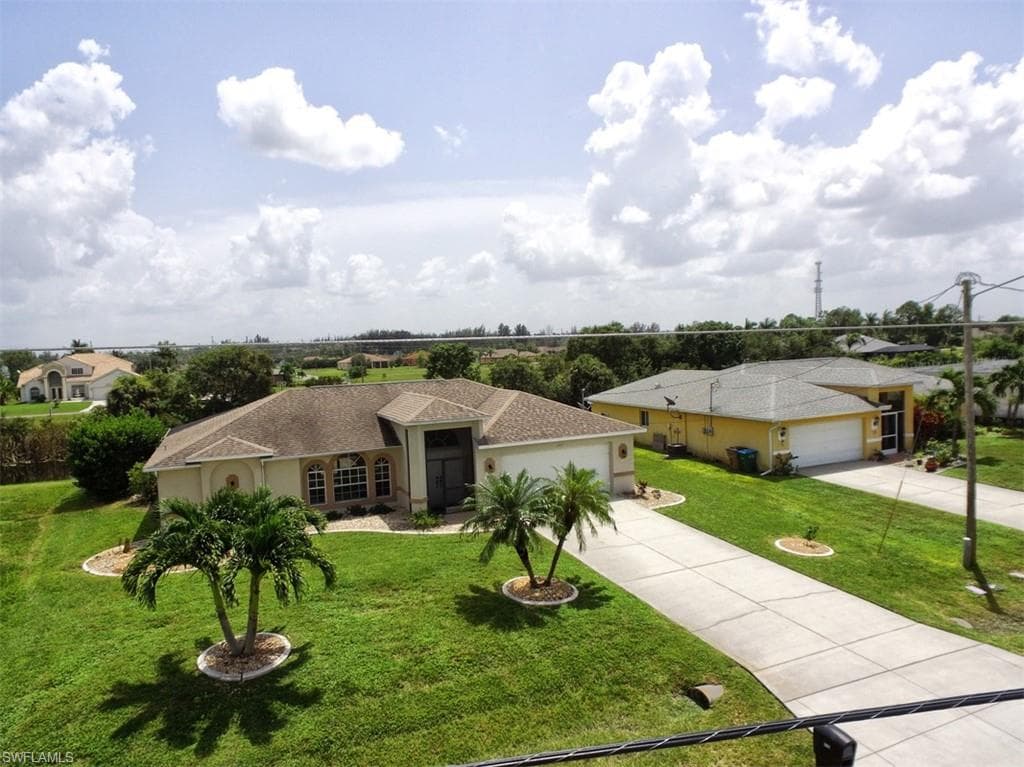 307 SW 26th PL CAPE CORAL, FL 33991