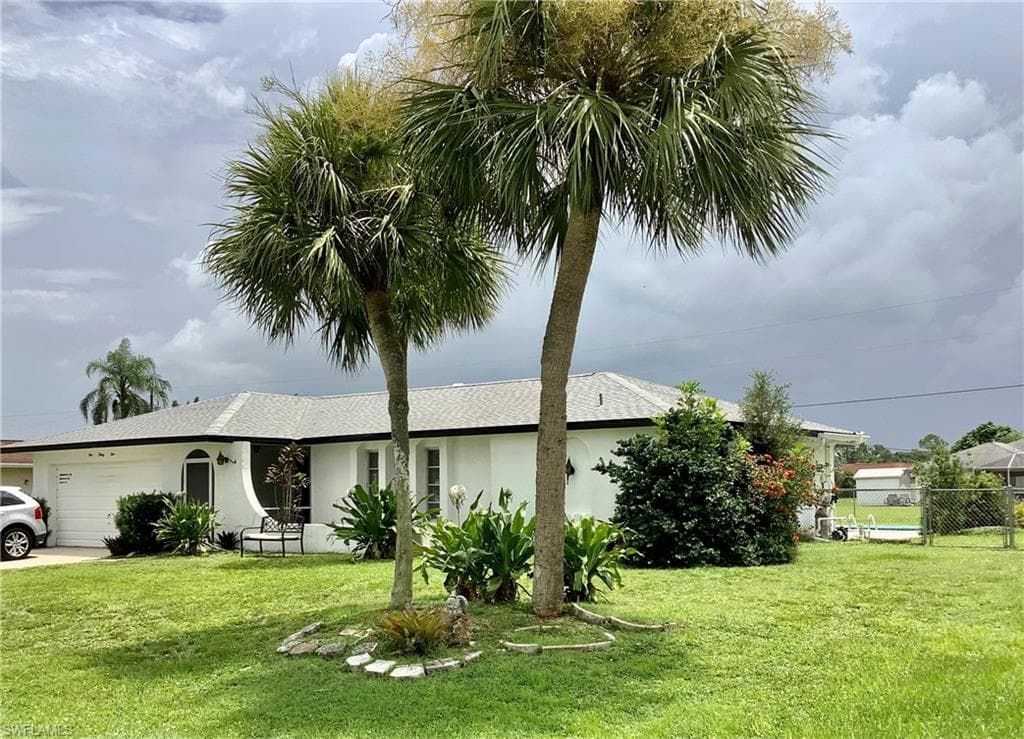 135 Dania CIR LEHIGH ACRES, FL 33936