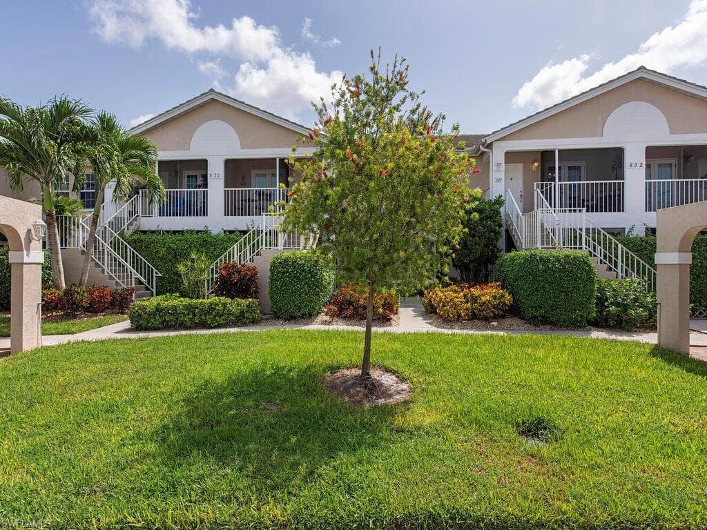 832 Tanbark DR 204 NAPLES, FL 34108