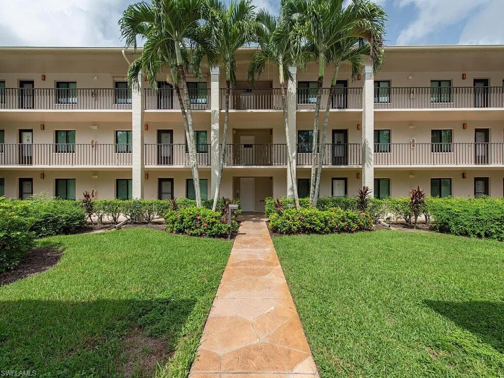 5754 Deauville CIR E-302 NAPLES, FL 34112
